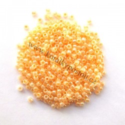 TOHO Round 11/0 Ceylon Peach...